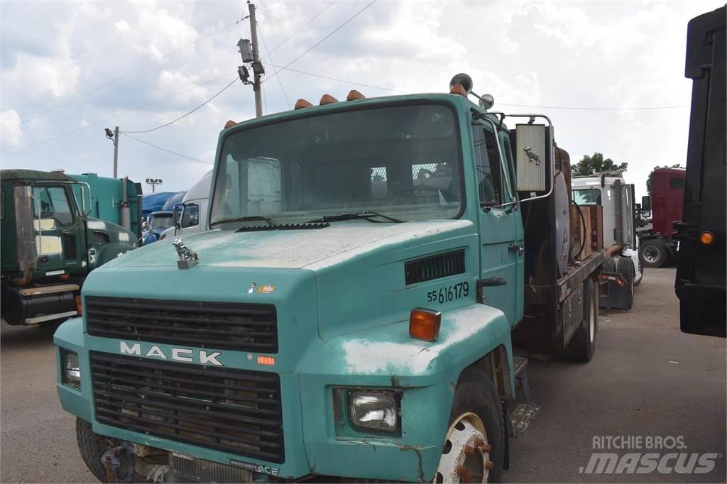 Mack MIDLINER CS200 Kamioni cisterne