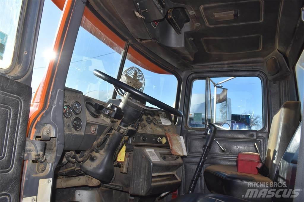 Mack RD688S Kiper kamioni