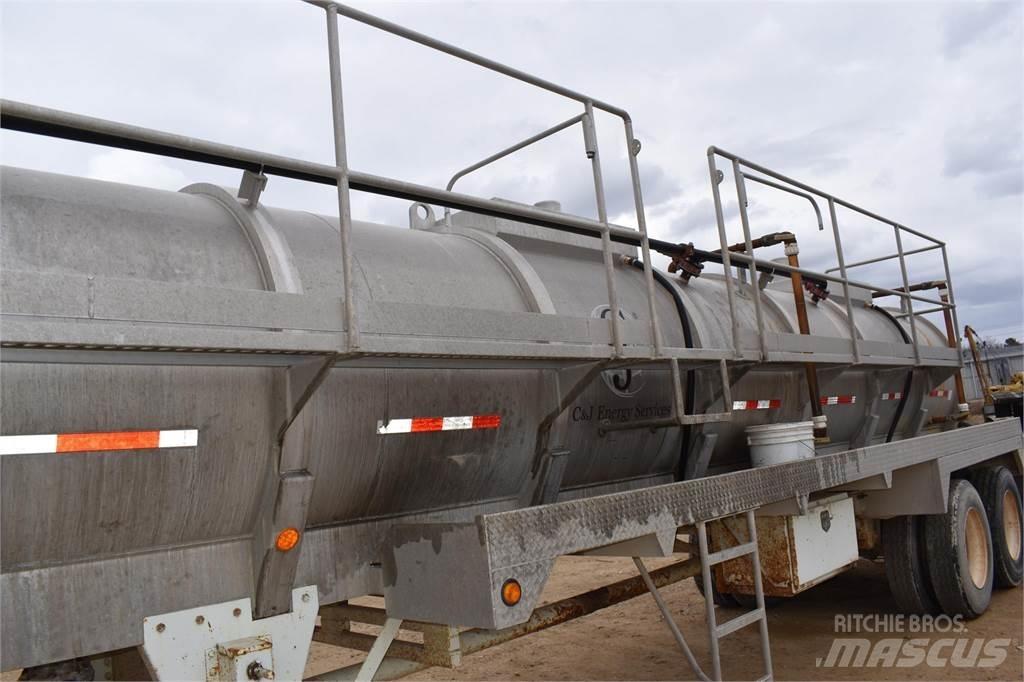  OVERLAND Tank prikolice