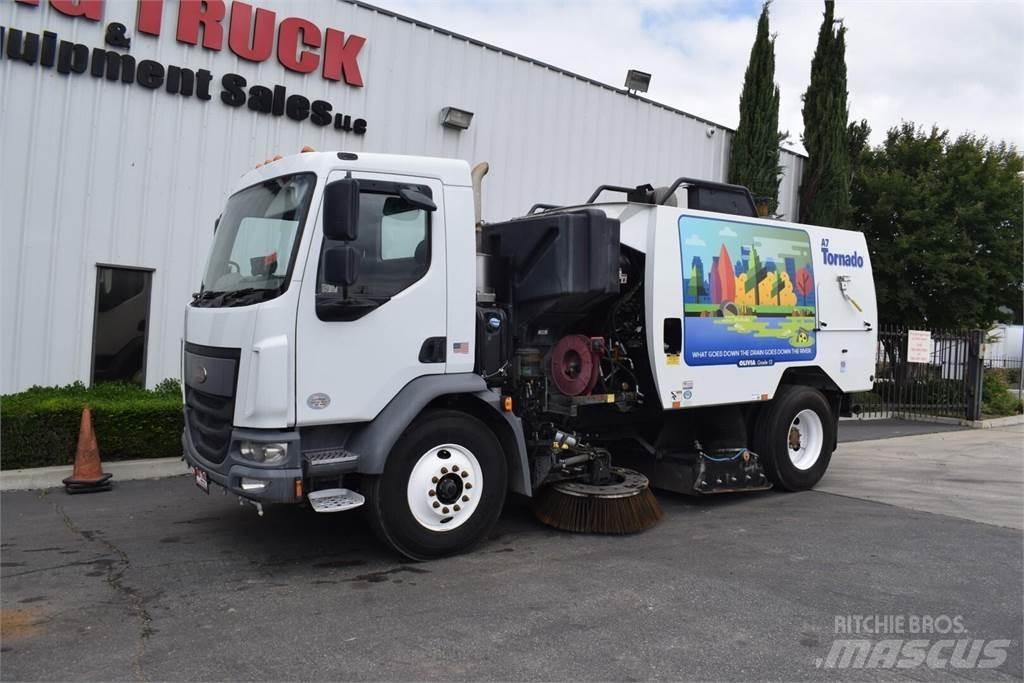 Peterbilt 220 Kamioni za čišćenje ulica