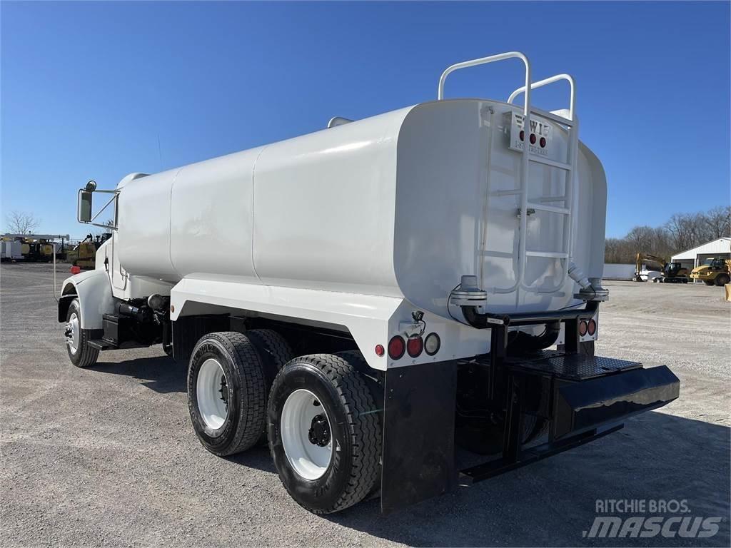 Peterbilt 330 Kamioni za vodu