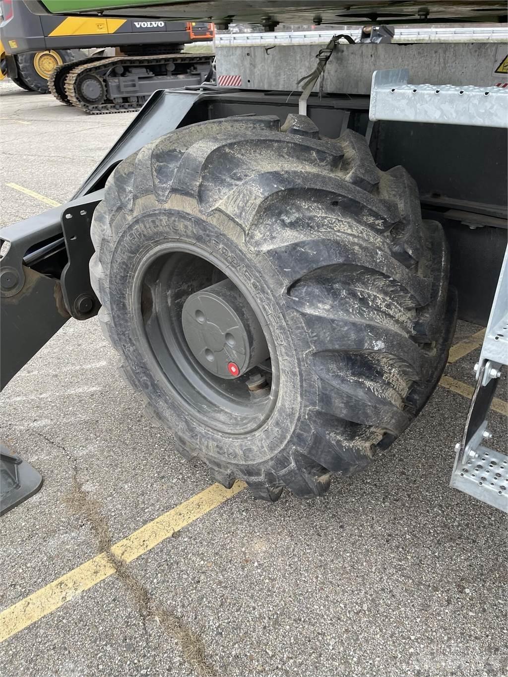 Sennebogen 718E Bageri za manipuliranje materijalom / otpadom