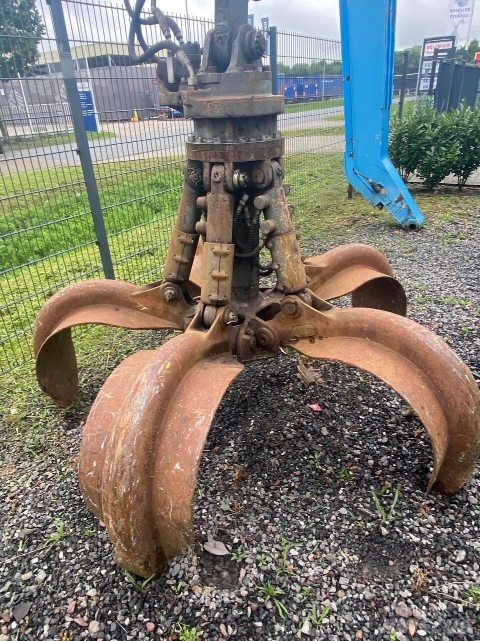 Sennebogen 818EM Bageri za manipuliranje materijalom / otpadom