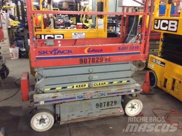 SkyJack SJIII3219 Škaraste platforme