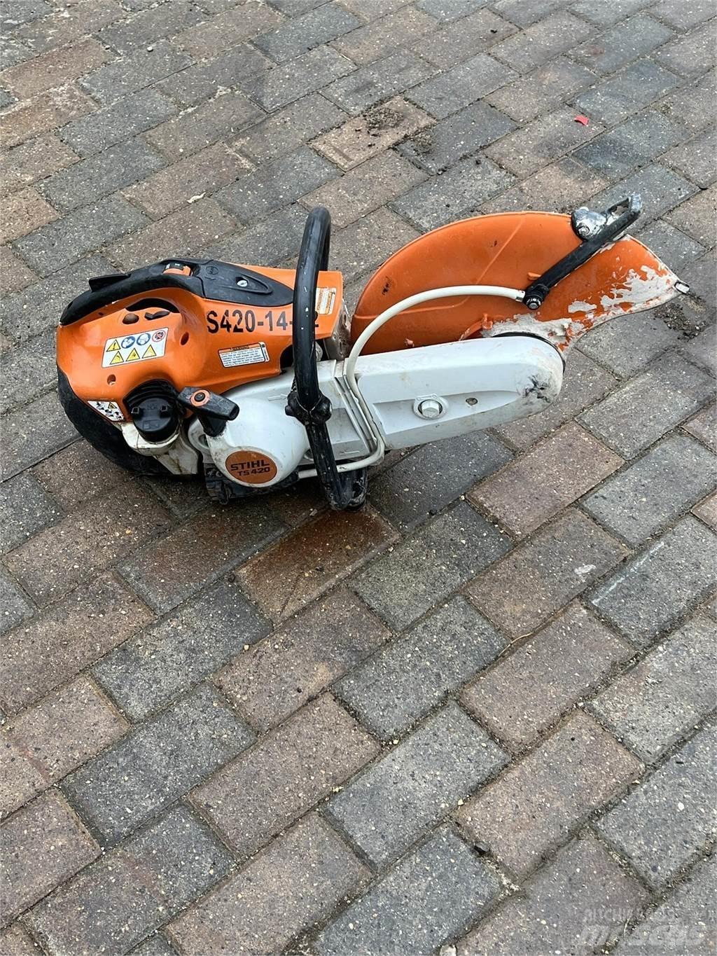 Stihl TS420 Pile za stijene i beton