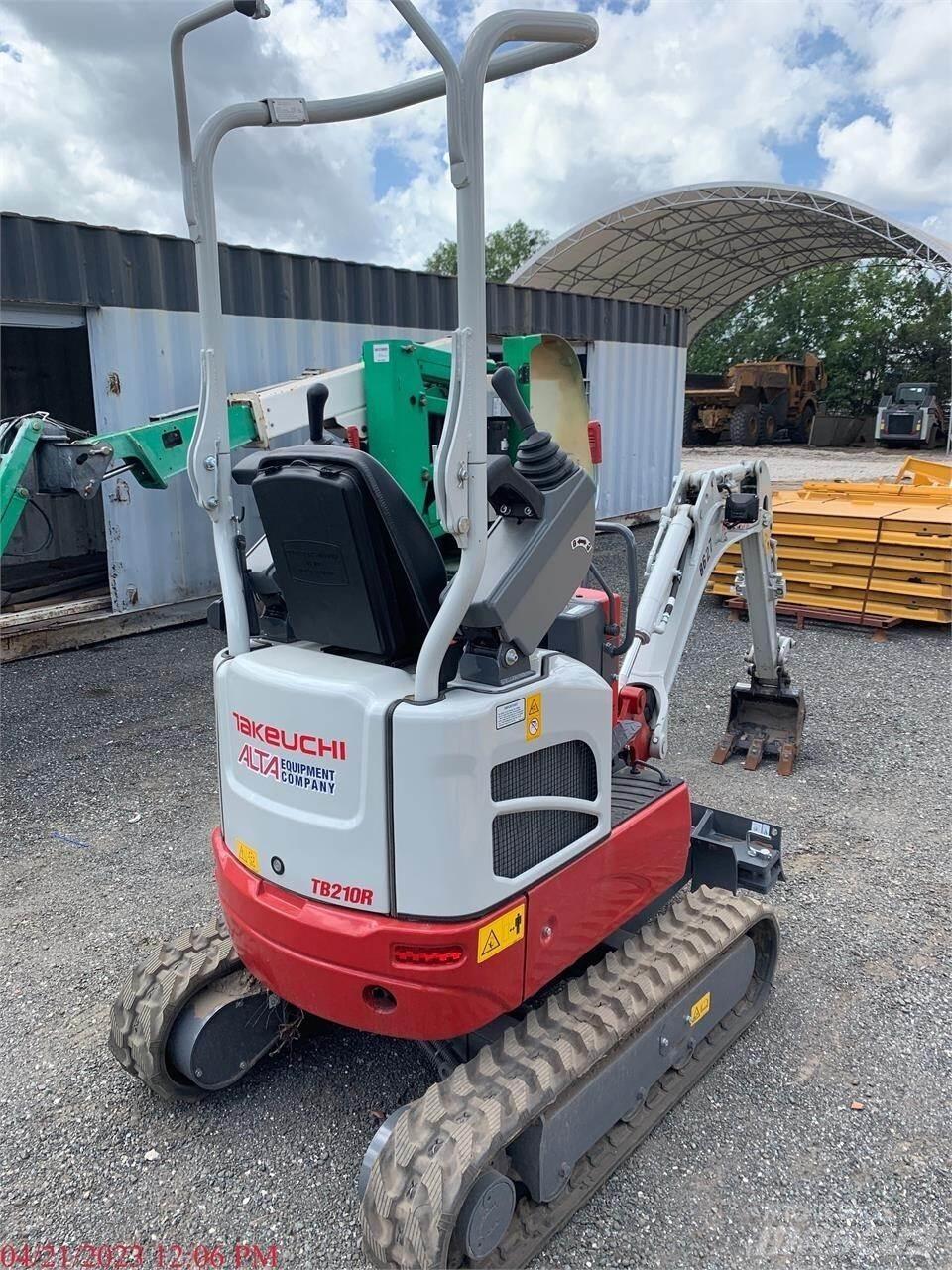 Takeuchi TB210R Mini bageri <7t