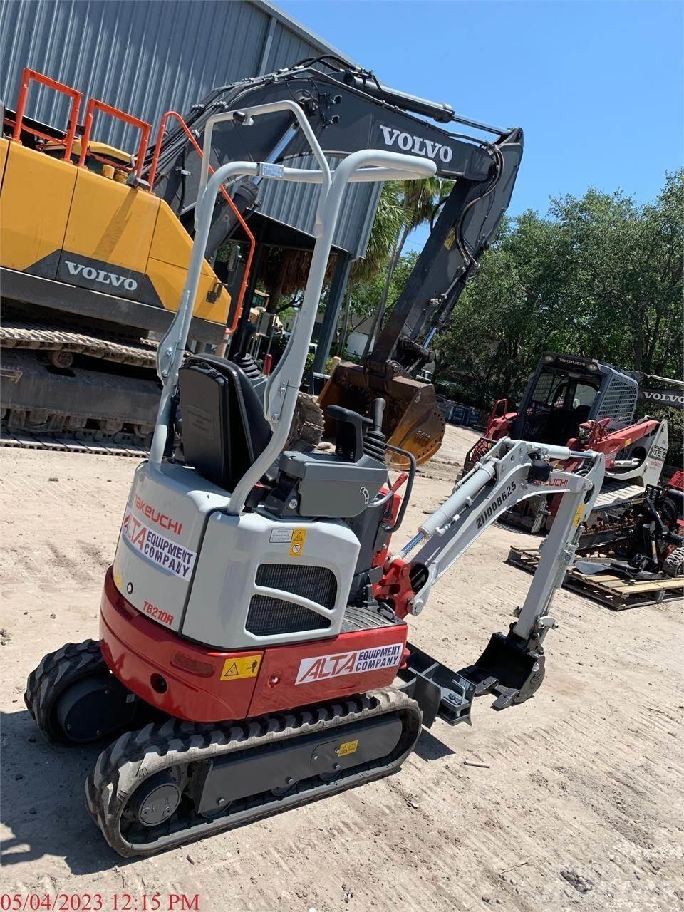 Takeuchi TB210R Mini bageri <7t