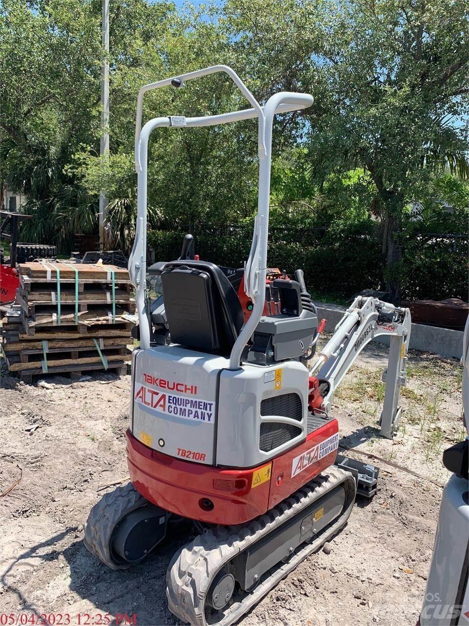 Takeuchi TB210R Mini bageri <7t