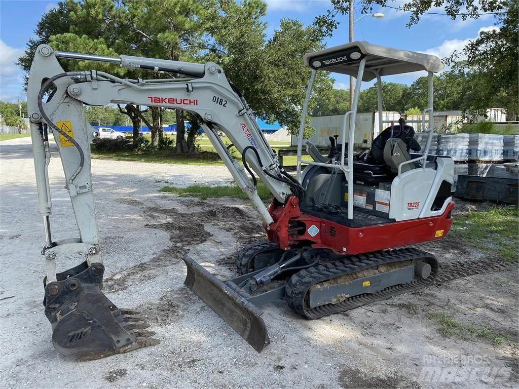 Takeuchi TB225 Mini bageri <7t