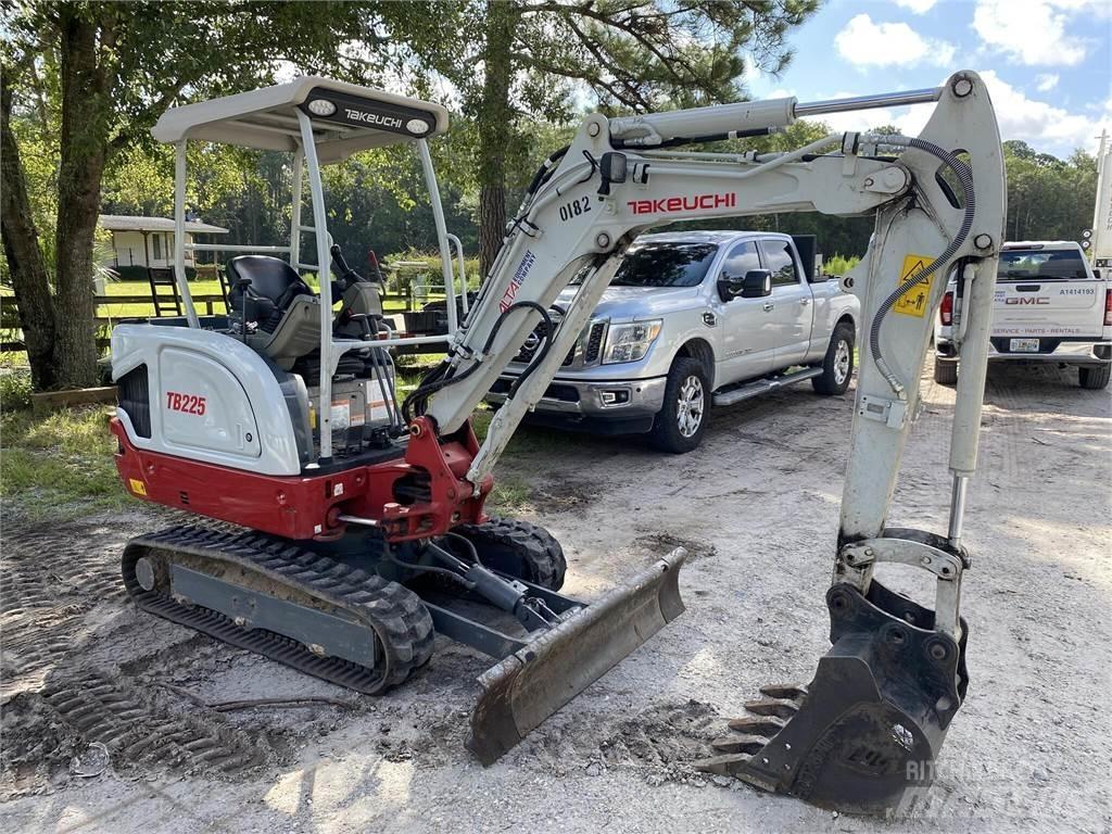 Takeuchi TB225 Mini bageri <7t