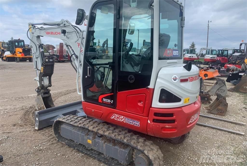 Takeuchi TB235-2 Mini bageri <7t
