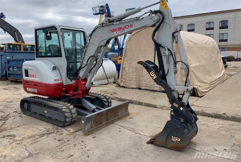 Takeuchi TB235-2 Mini bageri <7t