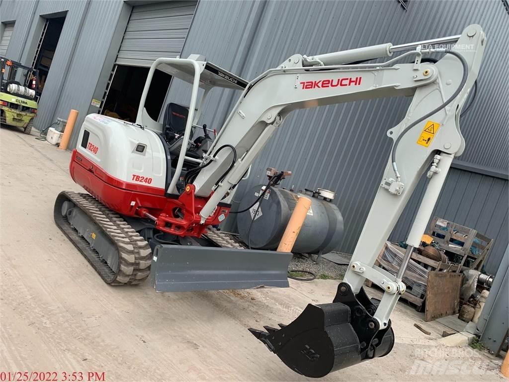 Takeuchi TB240 Mini bageri <7t