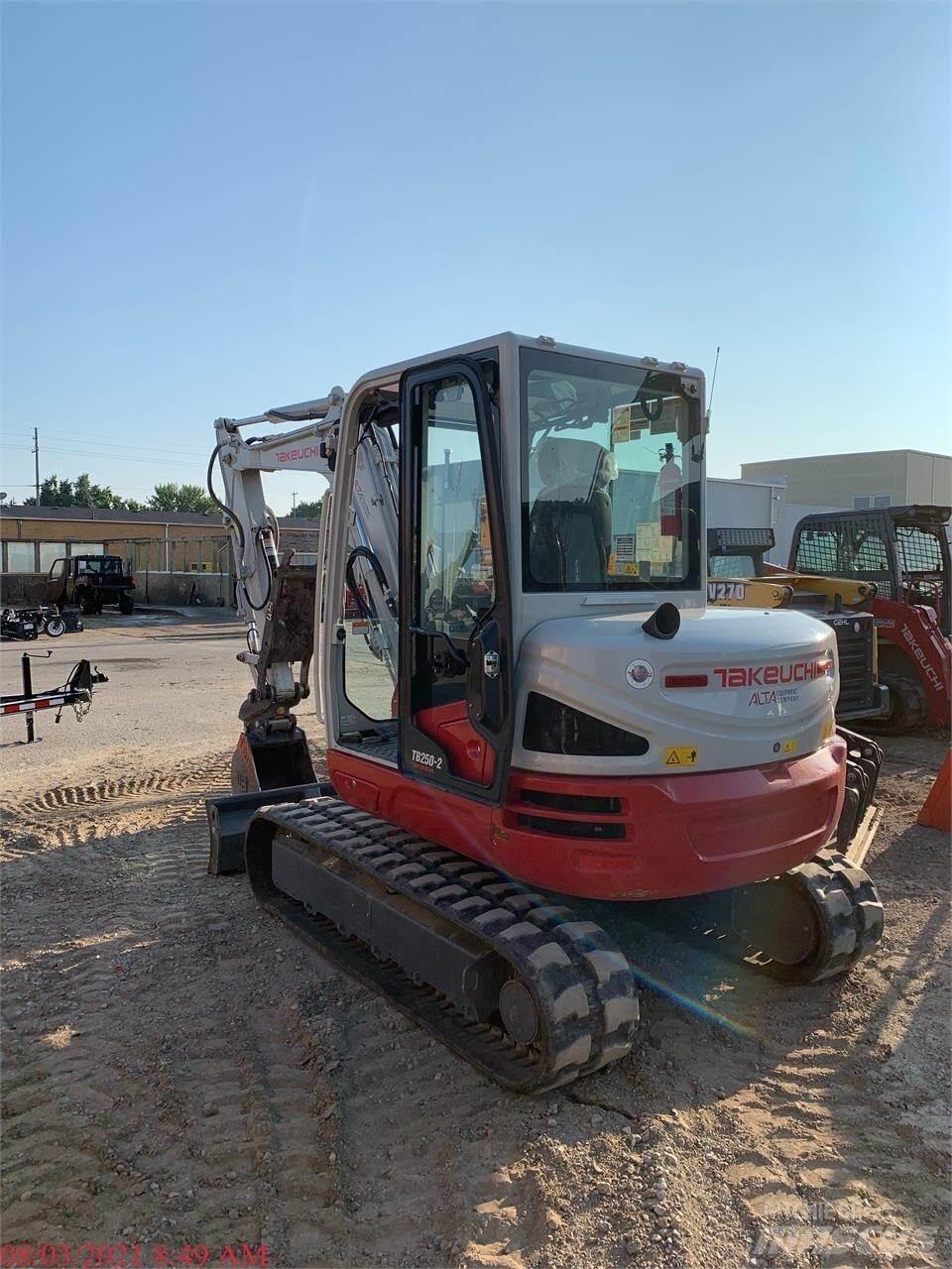 Takeuchi TB250-2 Mini bageri <7t