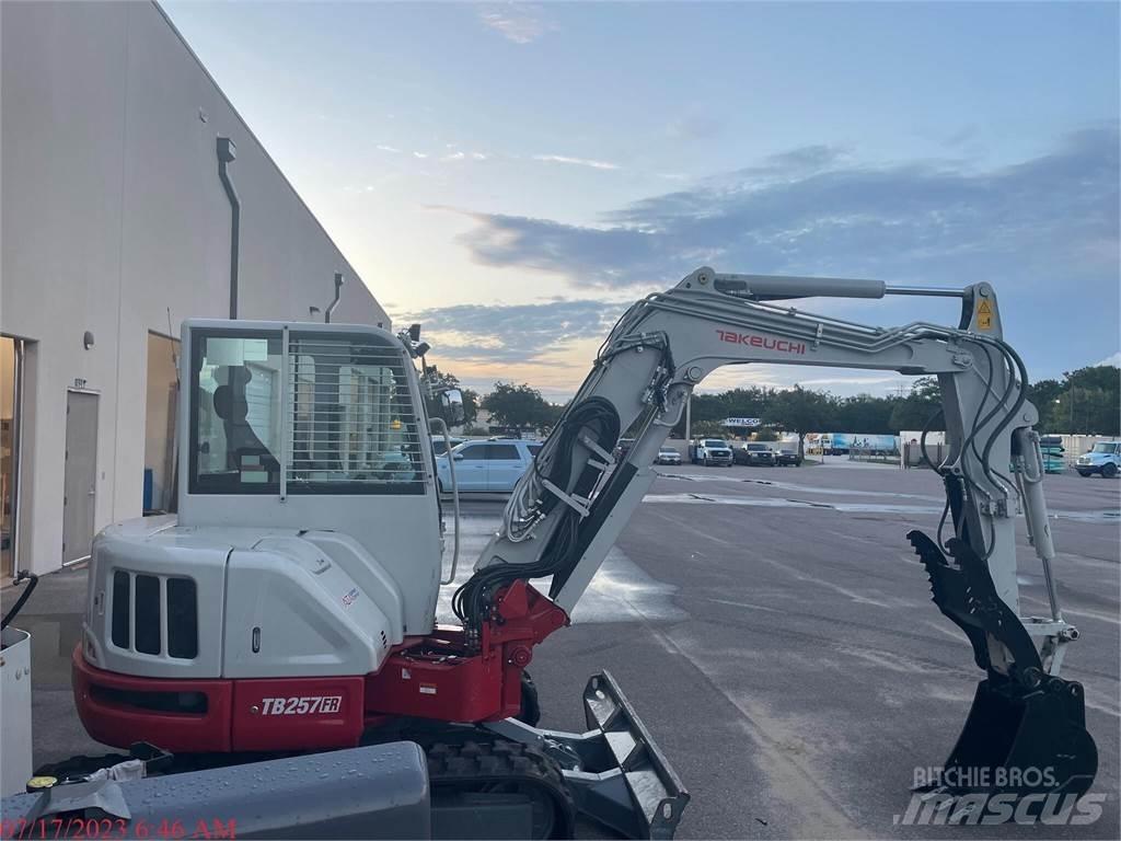 Takeuchi TB257FR Bageri gusjeničari