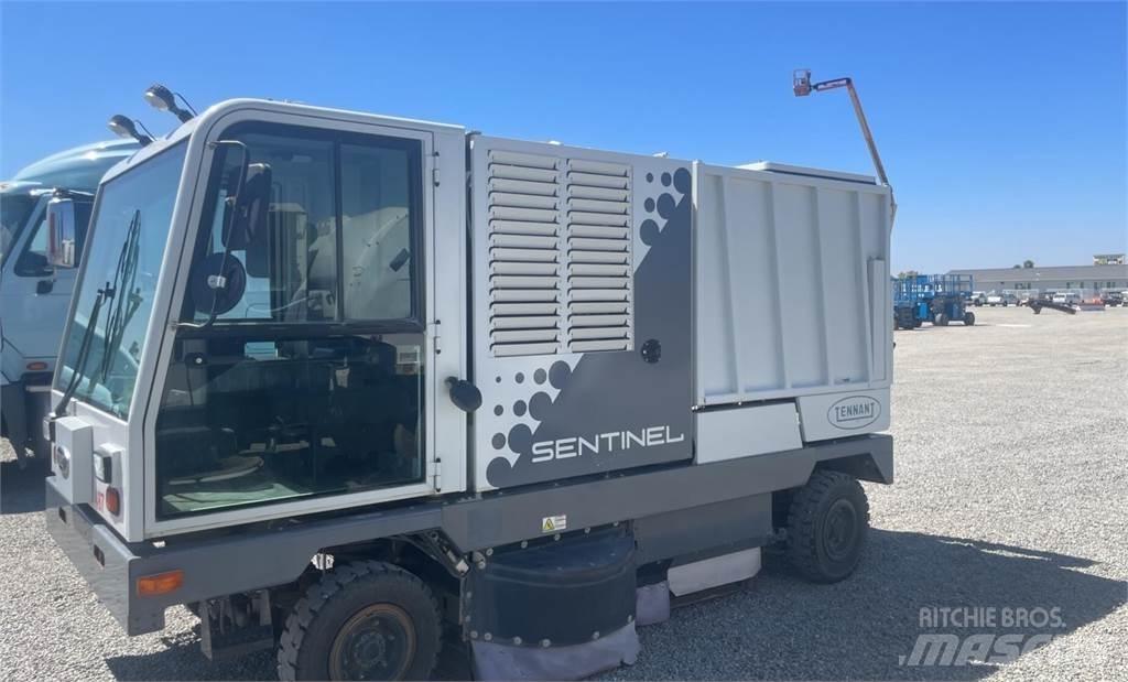 Tennant SENTINEL Strojevi za metenje
