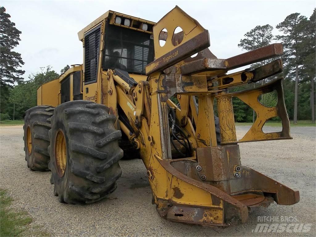 Tigercat 718E Strojevi za sječu stabala
