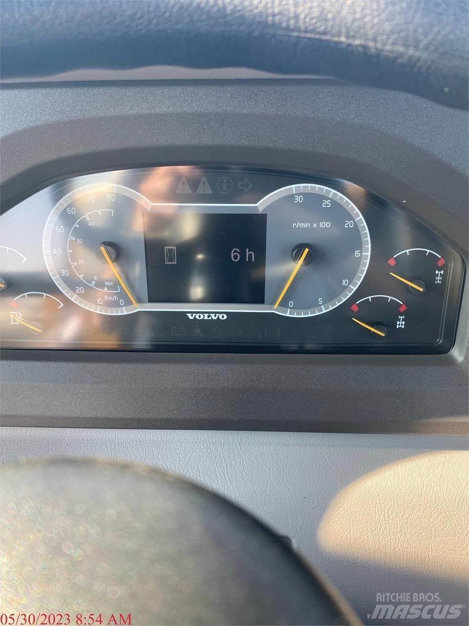 Volvo A25G Zglobni demperi