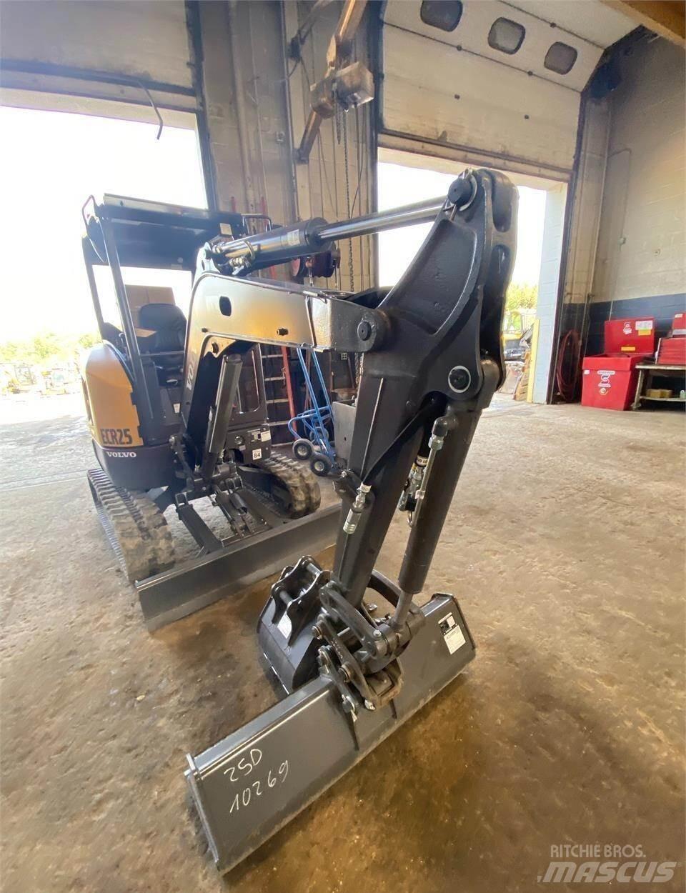 Volvo ECR25D Mini bageri <7t