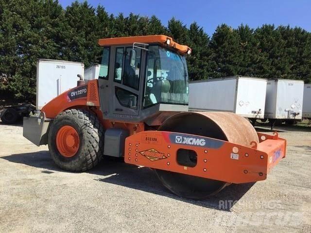 XCMG CV122PD Valjci sa dvojnim bubnjem