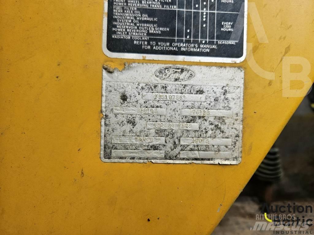 Ford 550 Utovarni rovokopači