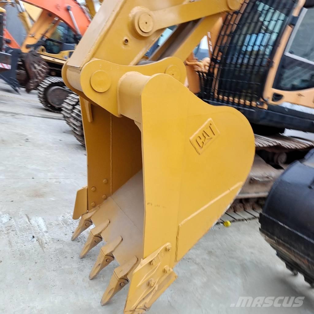 CAT 320 D 2 L Bageri gusjeničari