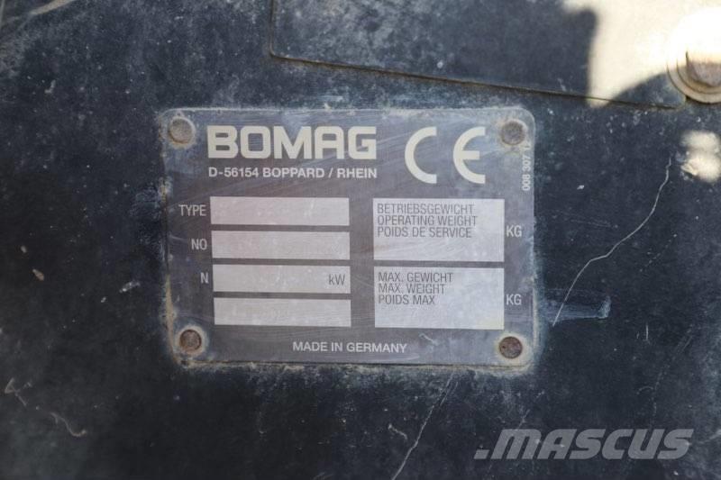 Bomag BW 225 D-3 Valjci sa dvojnim bubnjem