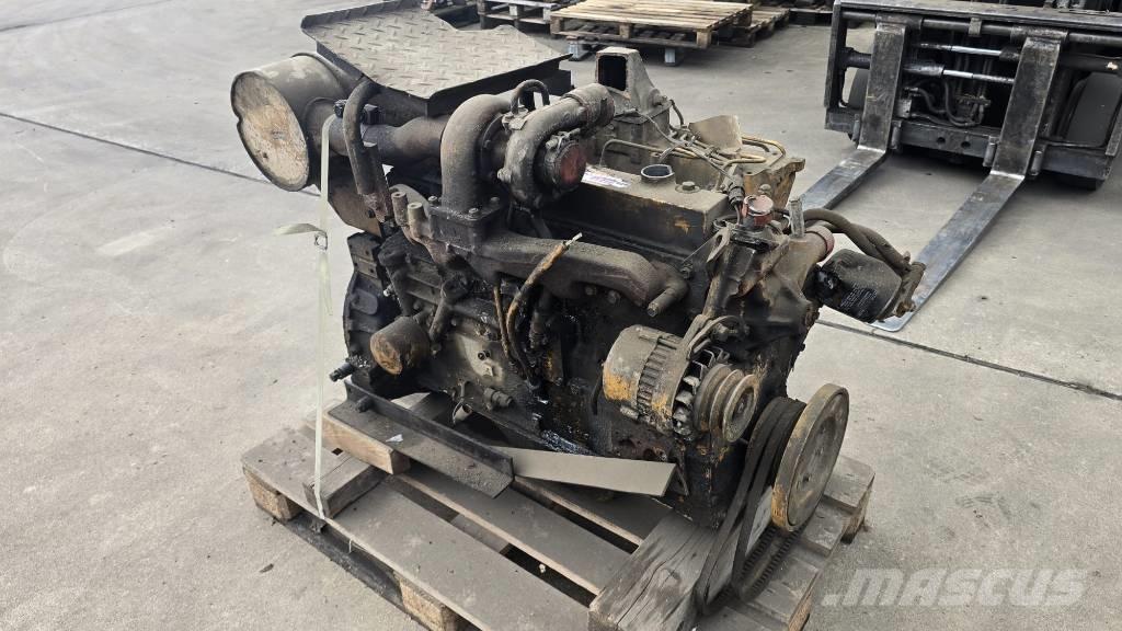 Komatsu S6D95L-1 Motori