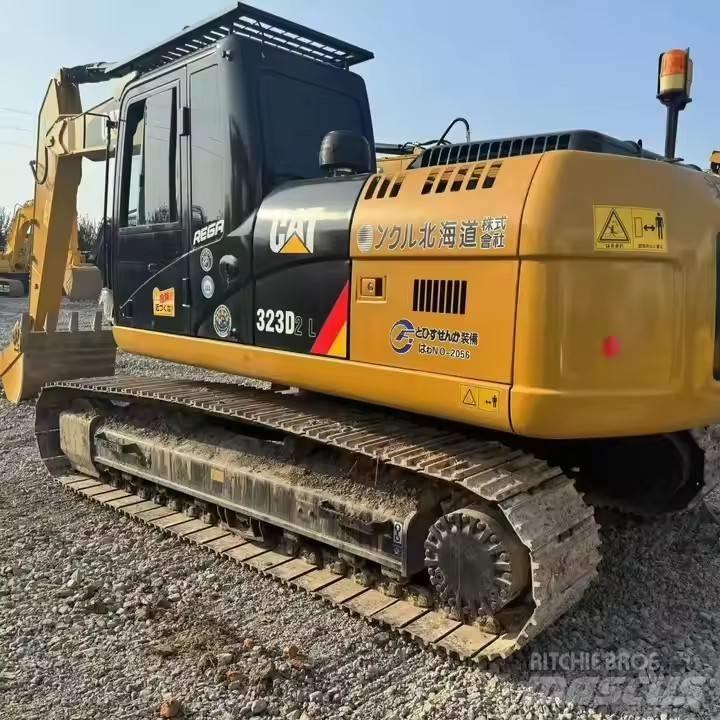 CAT CAT323D2L Bageri gusjeničari