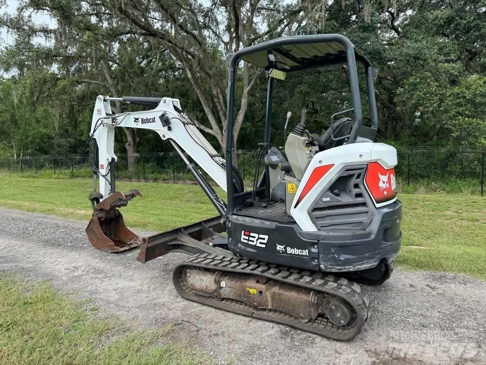 Bobcat e32 Mini bageri <7t