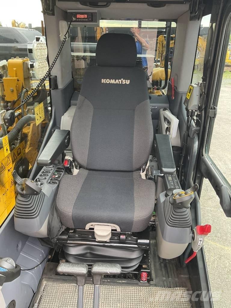 Komatsu PC240LC-11 Bageri gusjeničari