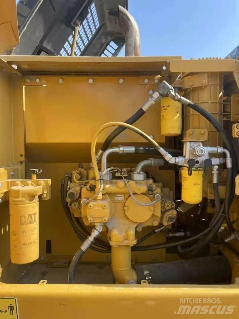 CAT 323D2 Bageri gusjeničari