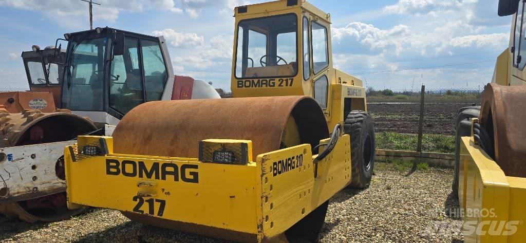 Bomag BW 217 D Valjci sa jednim bubnjem