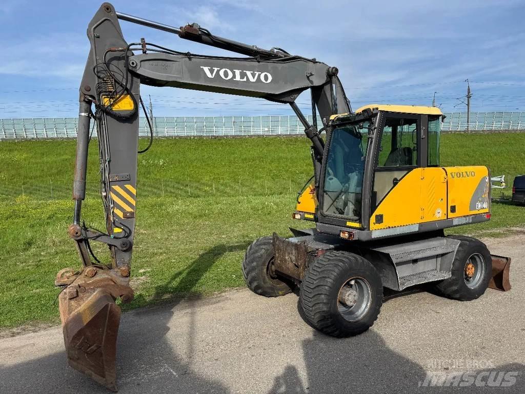 Volvo EW140 Bageri na kotačima