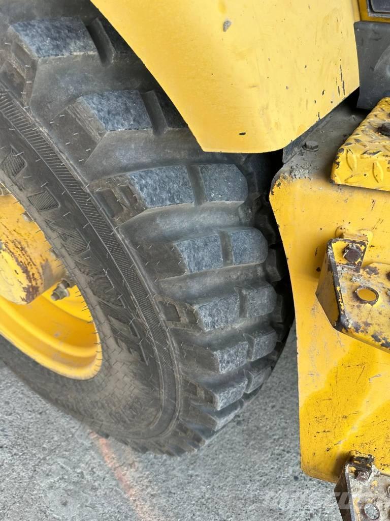 Komatsu W97R-2PC Rukovanje materijalom – ostalo
