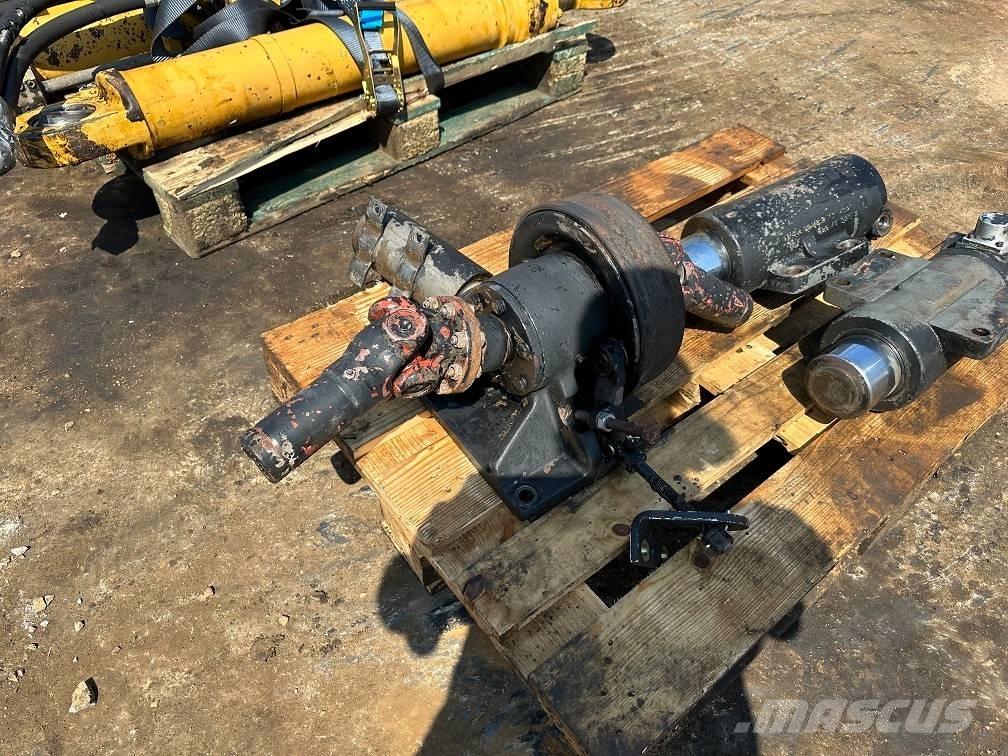 CAT 214 B FT gearbox Bageri na kotačima