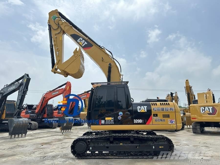 CAT 320 D2 Bageri gusjeničari