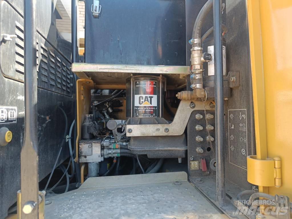 CAT M 315 D Bageri na kotačima