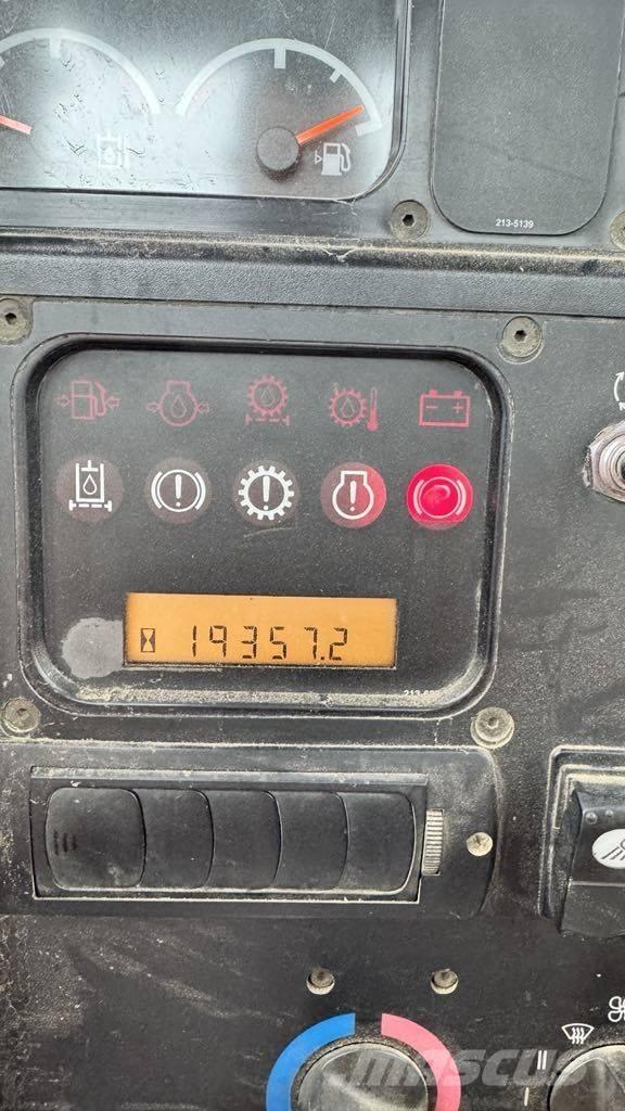 CAT D 6 N LGP Buldožeri gusjeničari