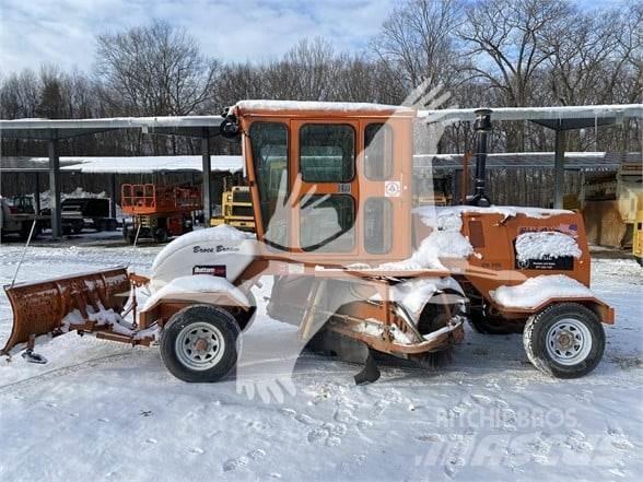 Broce CRT350 Strojevi za metenje