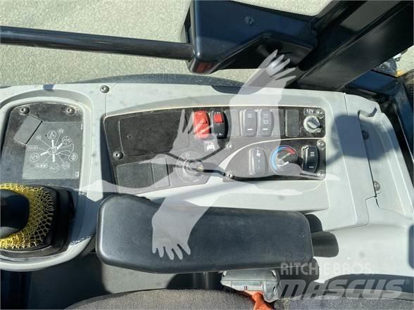 CAT 906M Utovarivači na kotačima