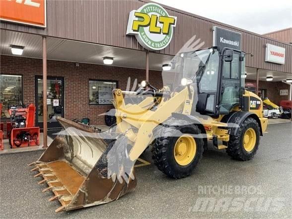 CAT 908M Utovarivači na kotačima