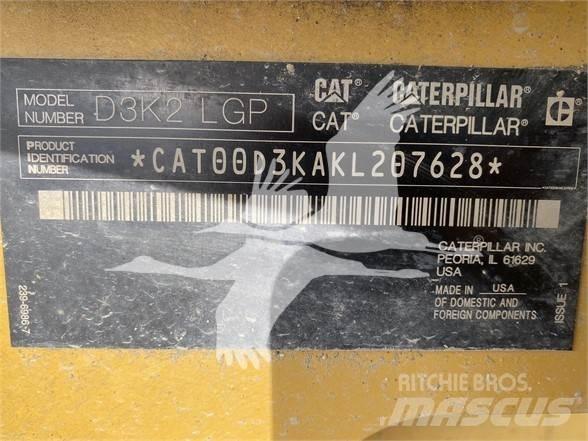 CAT D3K2 LGP Buldožeri gusjeničari