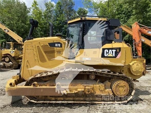 CAT D7E Buldožeri gusjeničari