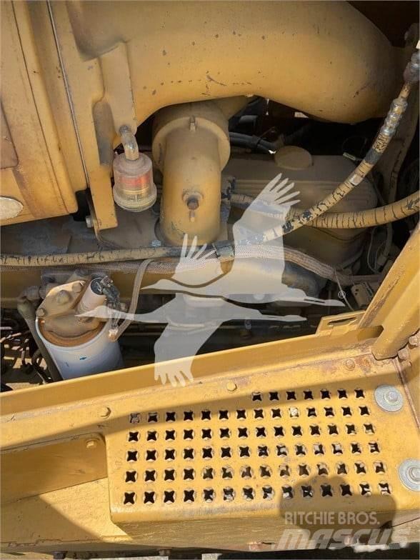 CAT D8N Buldožeri gusjeničari