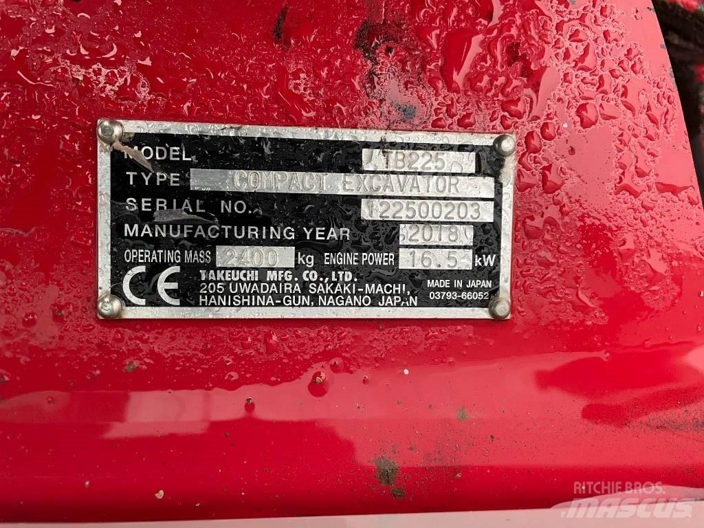 Takeuchi TB 225 Mini bageri <7t