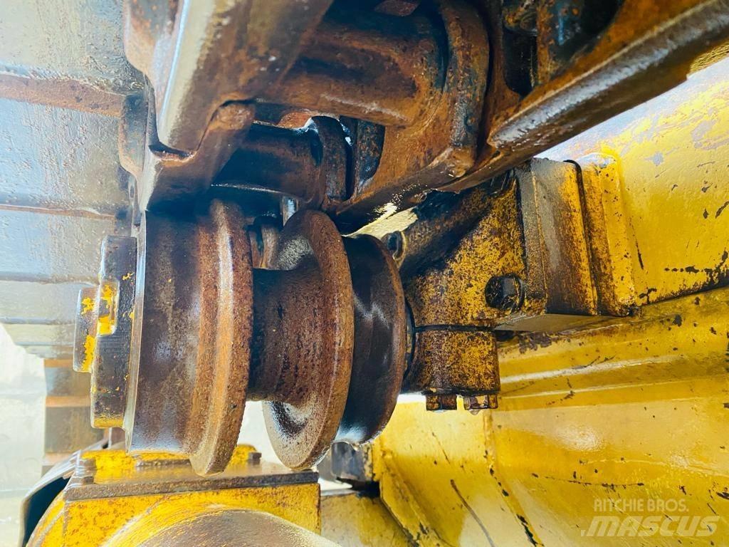 CAT 953 Utovarivači gusjeničari