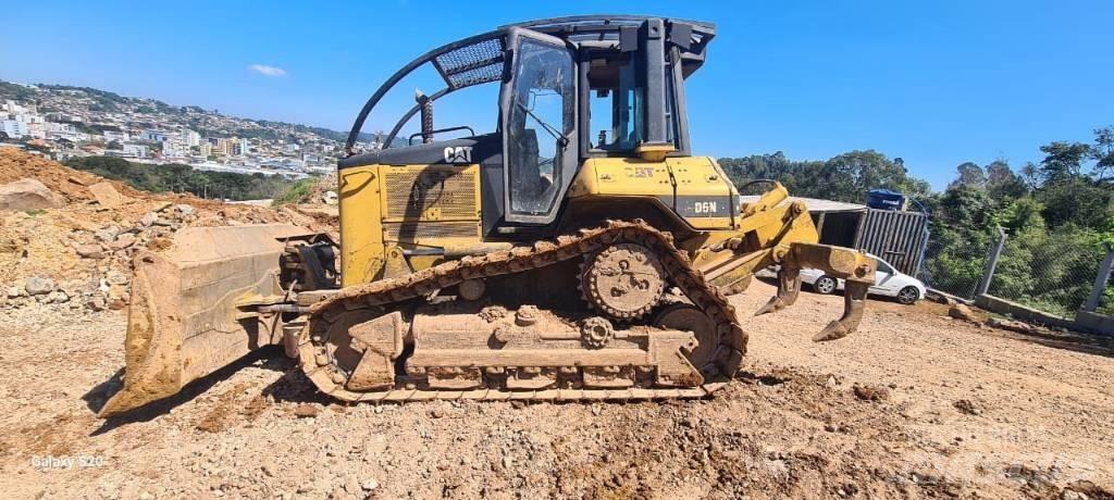 CAT D 6 N Buldožeri gusjeničari