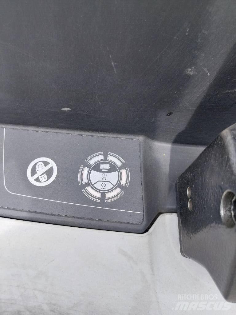 UniCarriers MDW160 Nisko podizni električni viličar