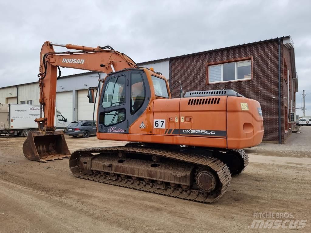Doosan DX 225 LC Bageri gusjeničari
